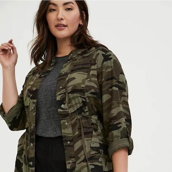 torrid Jackets & Blazers - Final Price!✨CAMO BUTTON FRONT DRAWSTRING ANORAK